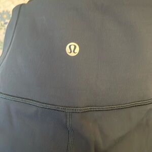 lululemon athletica Blue Leggings Mesh Capri size 4